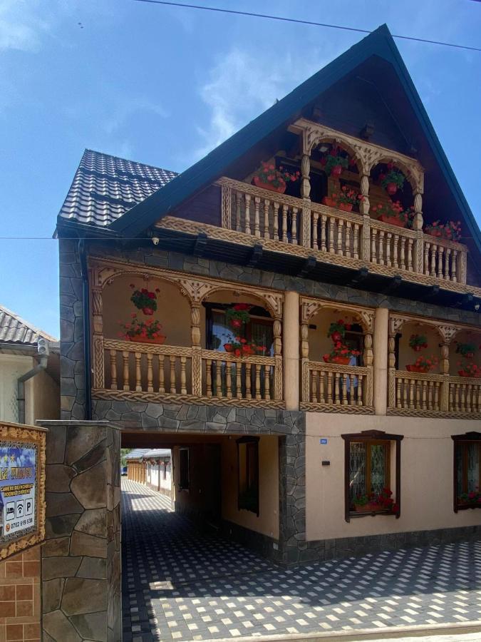 Отель Acasa La Tulucu Birsana Экстерьер фото